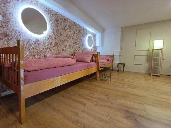 Na fotografii je vidět objekt Apartman Mićin kutak nacházející se ve městě Kilsura.