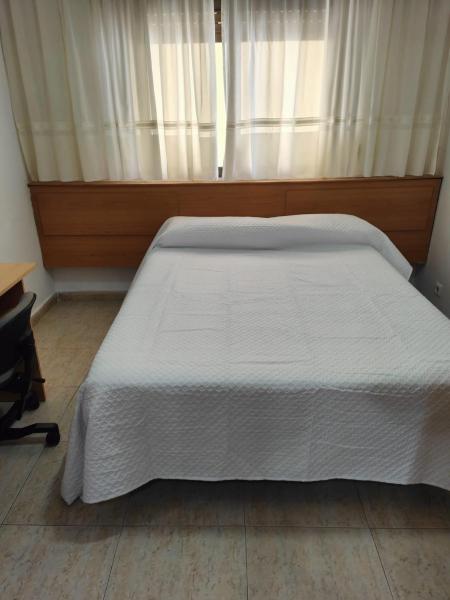A la foto es mostra l'objecte Hostal Jose Luis situat a la ciutat de Brunete.