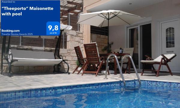 Na zdjęciu widoczny jest obiekt “Theeporto” Maisonette with pool położony w mieście Skotinón.