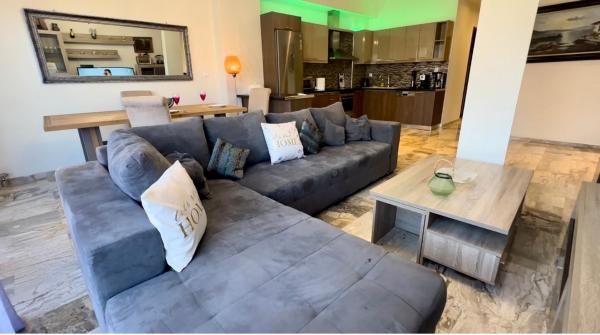 Acropolis Modern Apartments Free Parking,free Pet Hosting,netflix - Atina