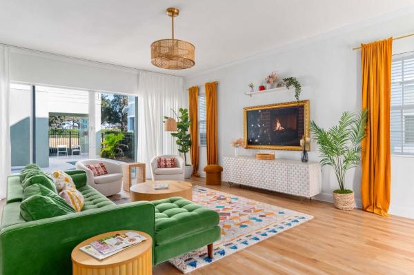 Experience Luxury Private Heated Pool Game Room - Florida