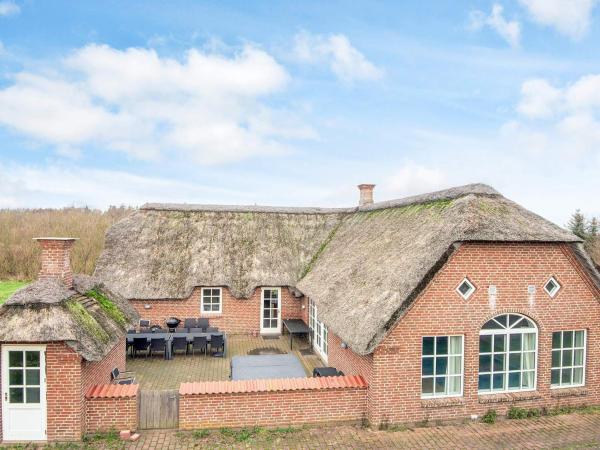 Na zdjęciu widoczny jest obiekt Luxury Retreat with Pool - By Traum Ferienwohnungen położony w mieście Øby.