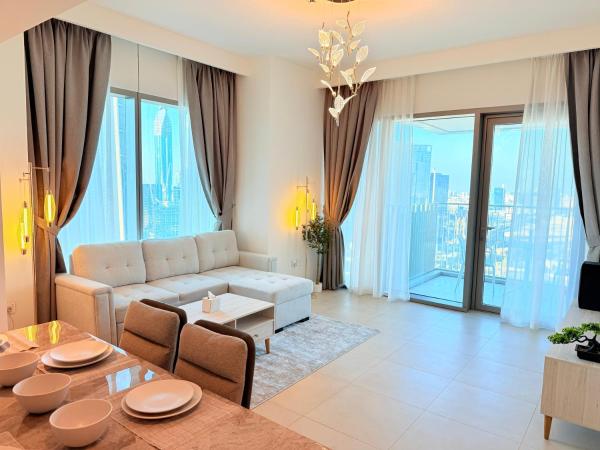 A la foto es mostra l'objecte 2 bedroom apartment infront of Dubai mall by Aventine homes situat a la ciutat de Dubai.