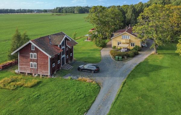 Na fotografii je vidět objekt 4 Bedroom Awesome Home In Jönköping nacházející se ve městě Jönköping.
