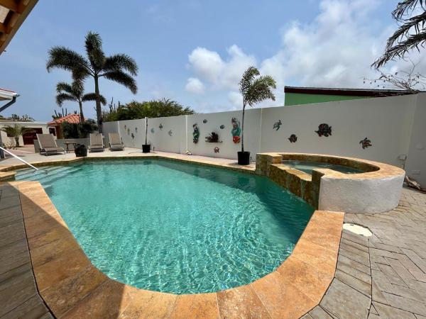 The photo shows the Paradera Palms Apt 1 located in the city of Paradera.