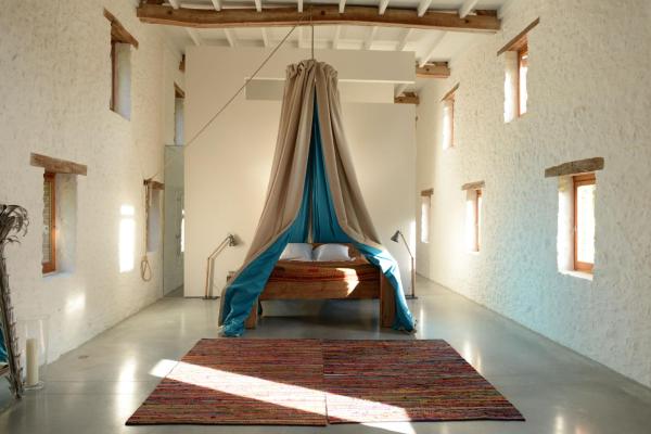 Na fotografii je vidět objekt Les Bories - Loft in nature nacházející se ve městě Urval.
