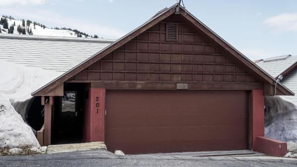 A la foto es mostra l'objecte Three Bears Hideaway situat a la ciutat de Brighton.