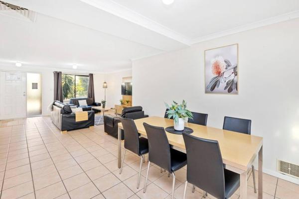 Nella foto è visibile l'oggetto 3BR townhouse in Belmont situato nella città di Perth.