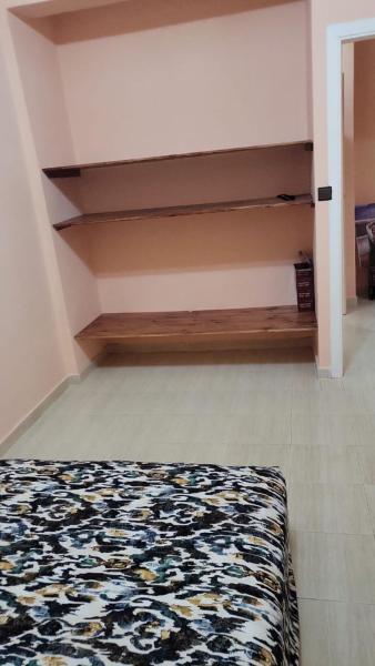 A la foto es mostra l'objecte شقة ممتازة باسكان الشعبي طريق مهدية تتوفر على جميع وسائل الراحة situat a la ciutat de Kenitra.