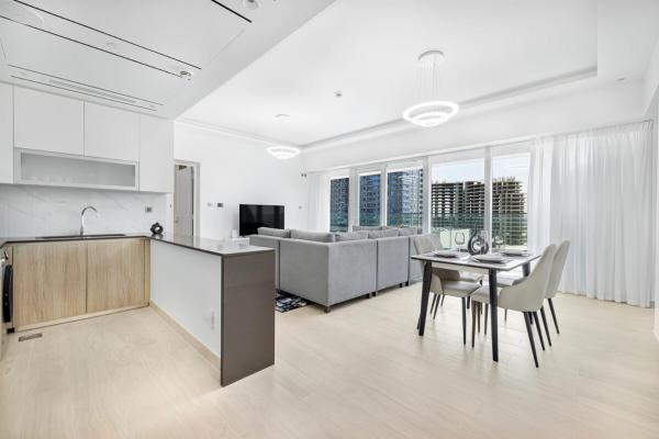 På billedet ses objektet Stylish Brand New 1 Bedroom beliggende i byen Dubai.
