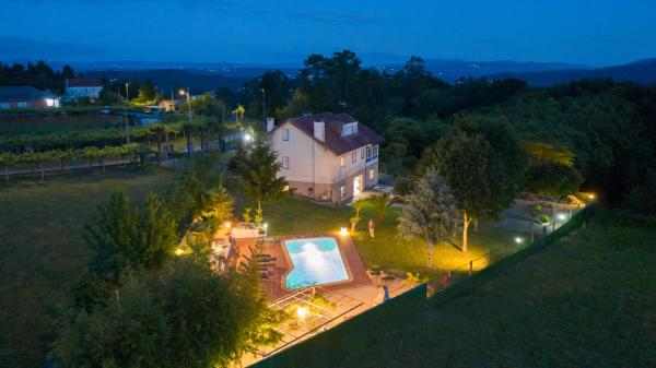 Na fotografii je vidět objekt acasadeblanco nacházející se ve městě Teo.