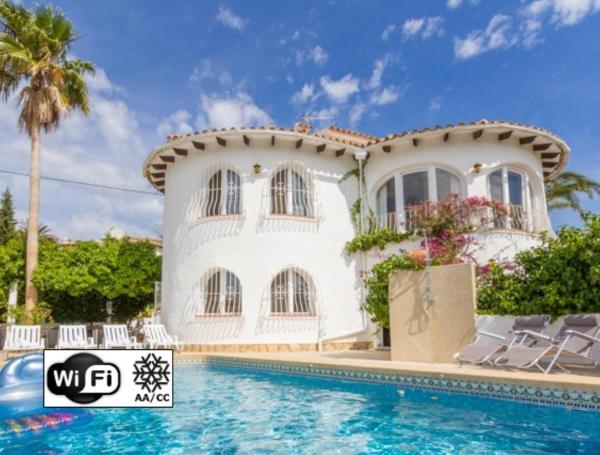 A la foto es mostra l'objecte AT060 Villa Ortenbach situat a la ciutat de Calp.
