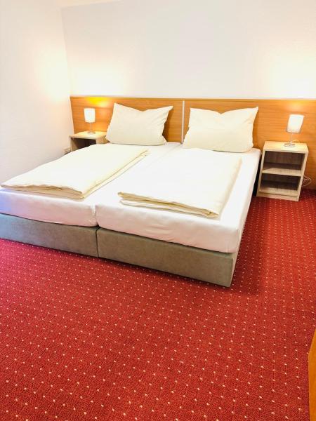 På billedet ses objektet Hotel Am Weyerhof beliggende i byen Horrem.