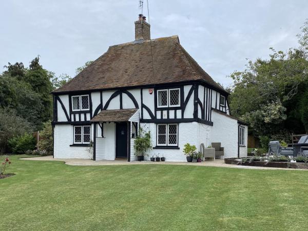 Na fotografii je vidět objekt Woodman's Cottage by Keepers Cottages nacházející se ve městě Blean.