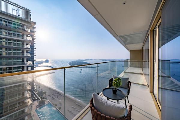 A la foto es mostra l'objecte Homes Beyond I Stunning Oceanfront 2 BR Apartment situat a la ciutat de Dubai.