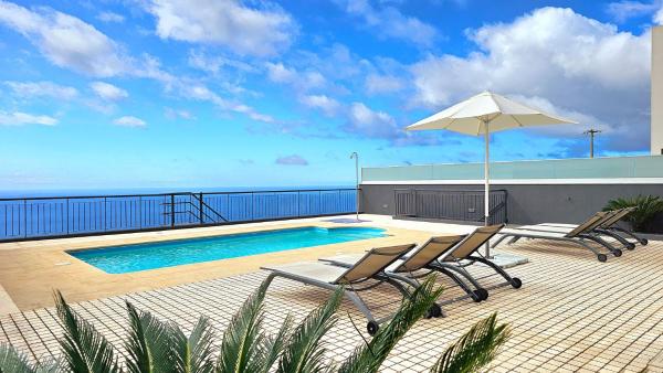 A la foto es mostra l'objecte Casas do Massapez B situat a la ciutat de Calheta.