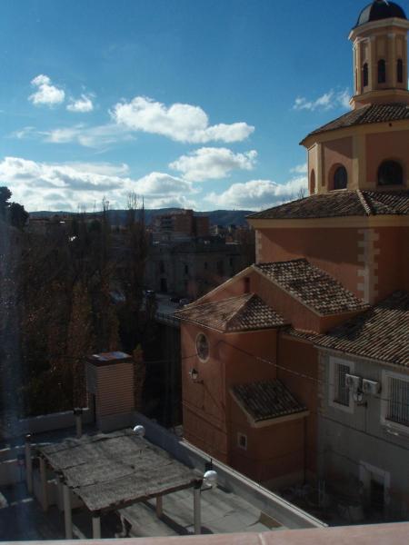 På billedet ses objektet Hostal de la Luz beliggende i byen Cuenca.