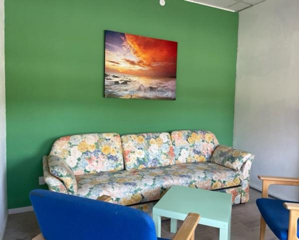 A la foto es mostra l'objecte Postgaarden-gram situat a la ciutat de Gram.