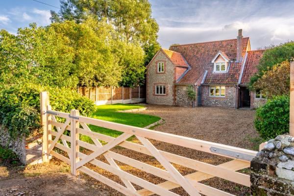 Na fotografii je vidět objekt Church Cottage Stiffkey nacházející se ve městě Stiffkey.