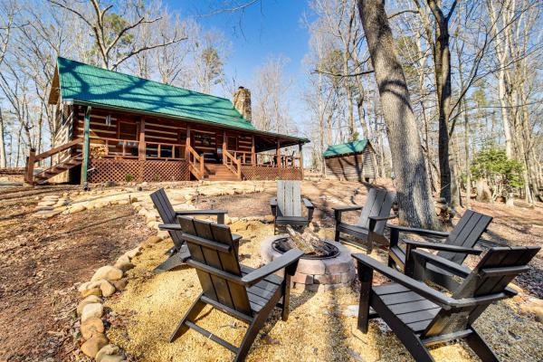 3 Mi To Dtwn Ellijay: Tree-lined Cabin W/ Deck! - Géorgie, États-Unis