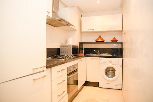 Φωτογραφία 6: Chic & Modern in City Center - Pool, IPTV & Comfort