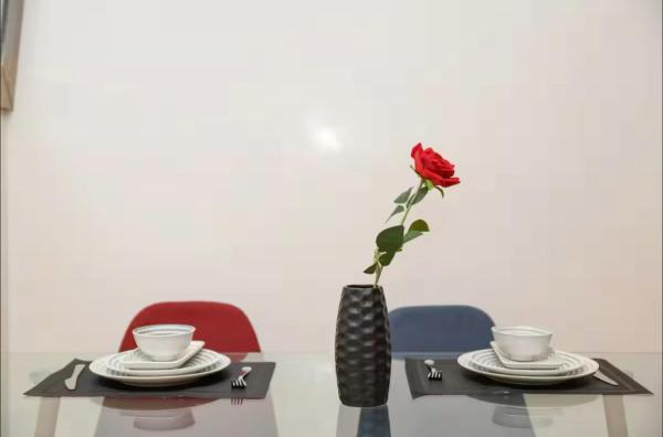 Φωτογραφία 7: Chic & Modern in City Center - Pool, IPTV & Comfort