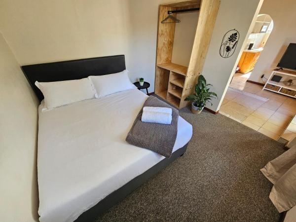 Honeywood Stays "Leafy Abode" - Modern 1-bed Private Studio With Free Wi-fi & Secure Parking - Gqeberha