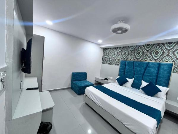 Na zdjęciu widoczny jest obiekt Hotel Grey Sky położony w mieście Gandhinagar.