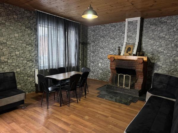 A la foto es mostra l'objecte Home in Bakurianii situat a la ciutat de Bakuriani.