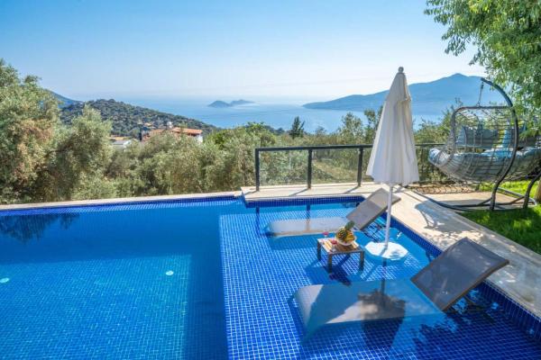 En la foto se muestra el objeto KaşKalkan Deniz manzaralı Havuzlu Bahçeli Villa ubicado en la ciudad de Kaş.