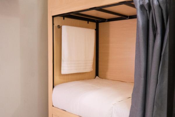 Tvåbäddsrum med eget badrum — 20 m² - Code Hostel at Kampong Glam