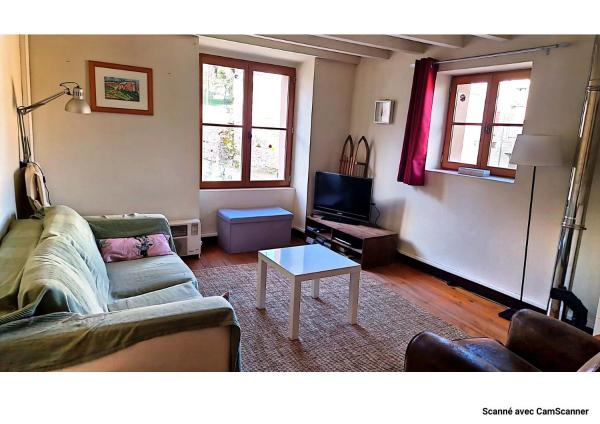 Na fotografii je vidět objekt Maison QUÉRIGUT nacházející se ve městě Quérigut.