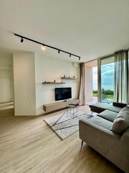 A la foto es mostra l'objecte Horizon 360, Green Coast, Palase situat a la ciutat de Palasë.