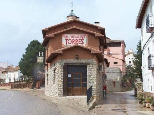 A la foto es mostra l'objecte Hotel Restaurante El CID situat a la ciutat de Royuela.