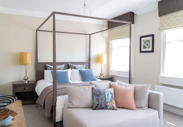 Bespoke Central Town House, Bath