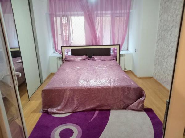 Studio z łóżkiem typu king-size i rozkładaną sofą — 100 m² - Центр