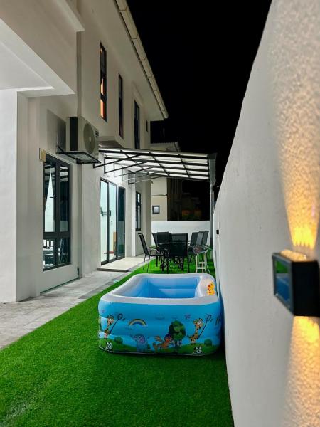 Op de foto is het object New Luxury Semi-D In Banting, Pantai Morib - Nearby Tanjung Sepat te zien, gelegen in de stad Banting.