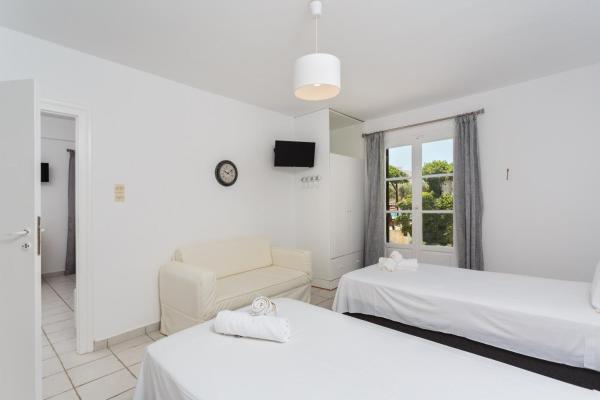 Fotografie 7: Tzane Studios & Apartments - Steps away from Golden Beach