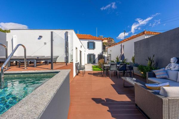 A la foto es mostra l'objecte Vila Sun House B situat a la ciutat de Calheta.