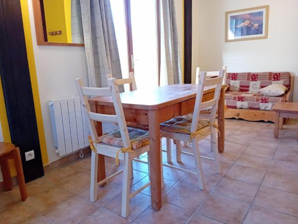 The photo shows the Apartment for 6 people in Val Cenis located in the city of Val Cenis.