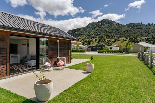 Photo 2 : The Alpine Patch - Wanaka Holiday Home