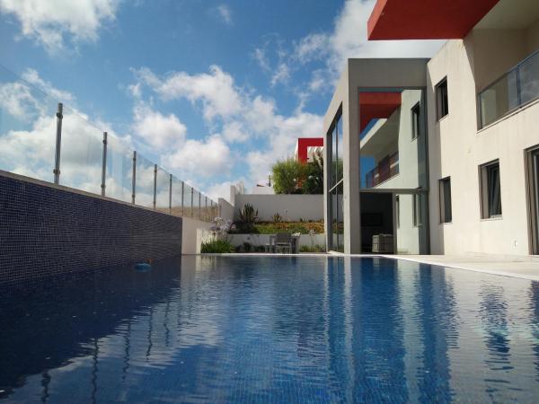 A la foto es mostra l'objecte Casa O Carrasco Design house with pool situat a la ciutat de Reguengo Grande.