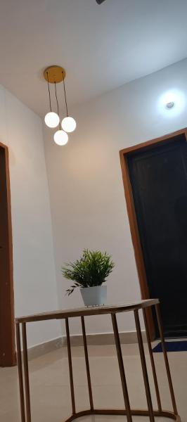 照片显示了位于Bhundsi市的Medant house物件。
