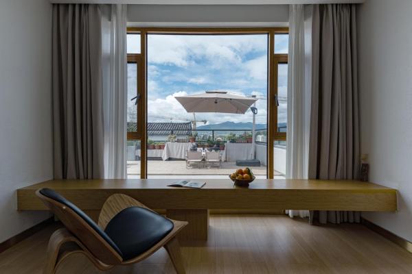 Lijiang Pinwenju Light Luxury Smart Audio and Video Hotel B&B Gucheng Branch, Лицзян