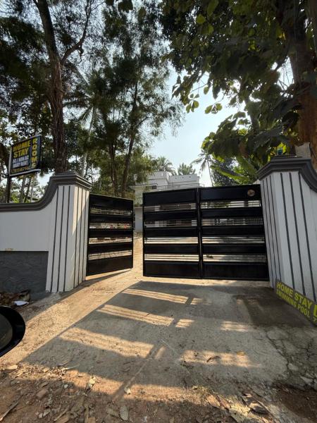 The photo shows the Ocean Pearl Trivandrum located in the city of Vempayam.