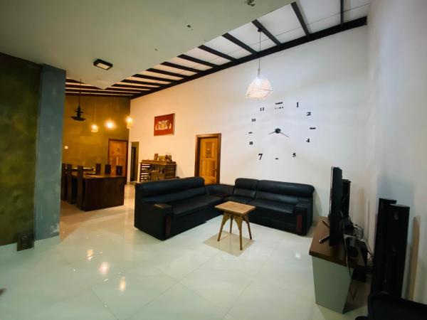 På bilden syns objektet Ayubowan Holiday Home som ligger i staden Kandy.