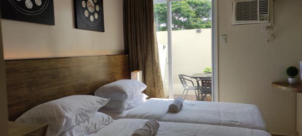 Na zdjęciu widoczny jest obiekt Relax and Chill - Studio with patio near Nuvali położony w mieście Silang.