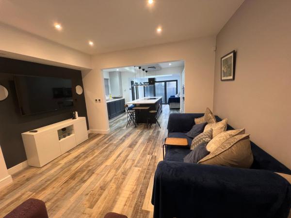 A la foto es mostra l'objecte Whole house -Sleeps4-Parking-Garden-BikingHiking situat a la ciutat de Ramsbottom.