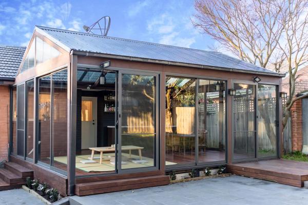 På billedet ses objektet Puddings Tranquil Sunroom Retreat in Glen Waverley beliggende i byen Mount Waverley.