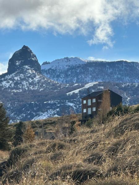 A la foto es mostra l'objecte Cabañas Lodge Puerta Roja situat a la ciutat de Pilolil.